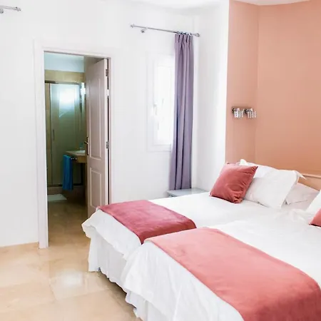 Adeje Sleeps 8 With Pool Vila Costa Adeje (Tenerife)