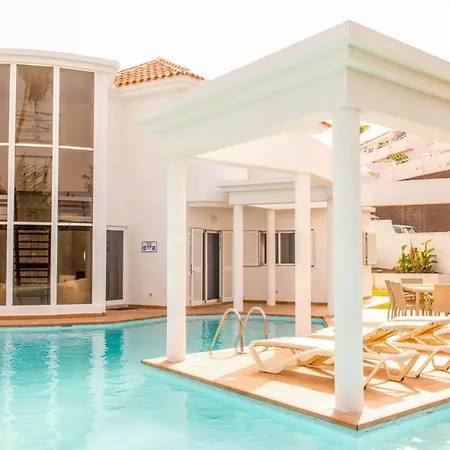 Adeje Sleeps 8 With Pool Vila